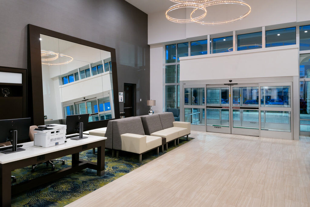 Holiday Inn & Suites - Farmington Hills - Detroit Nw By Ihg Exterior foto